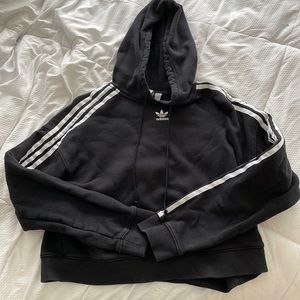 Adidas cropped sweatshirt - medium